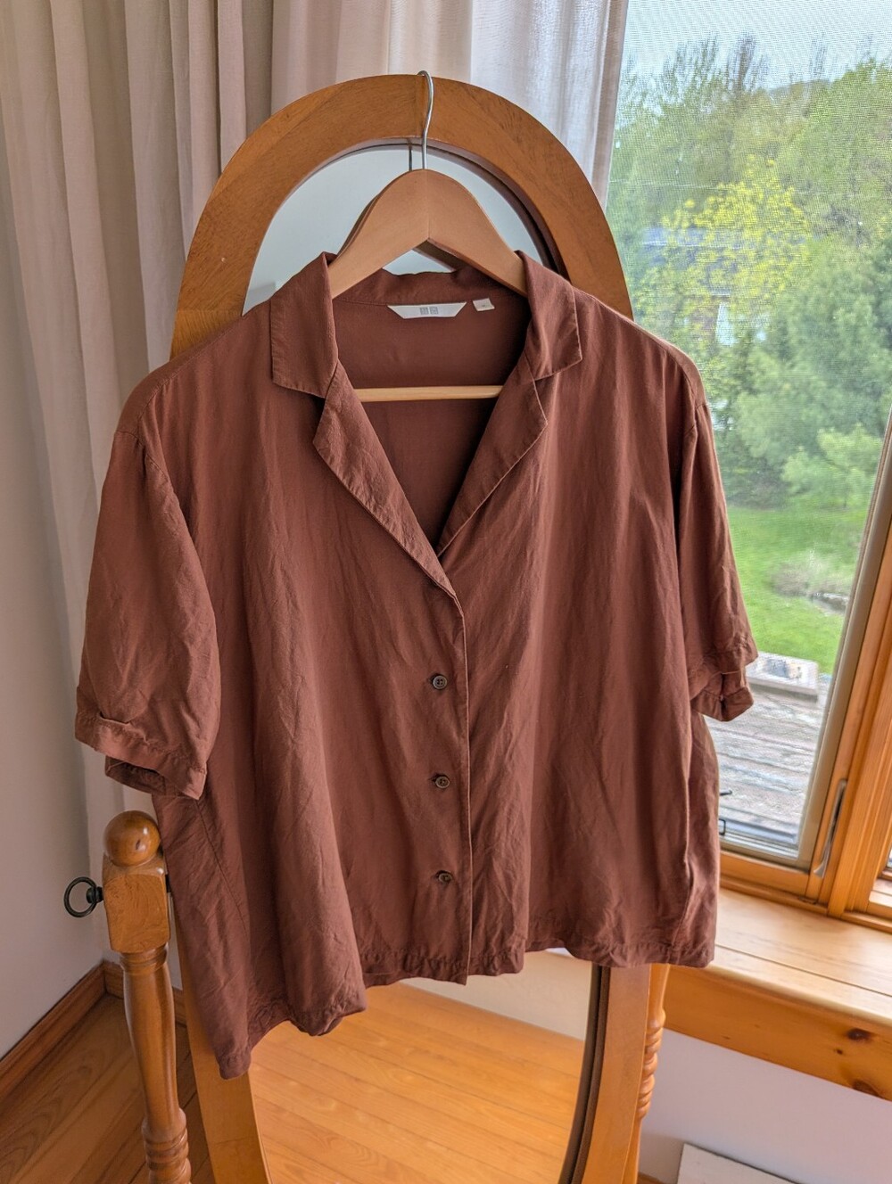 🍄 Uniqlo - Light Brown Blouse